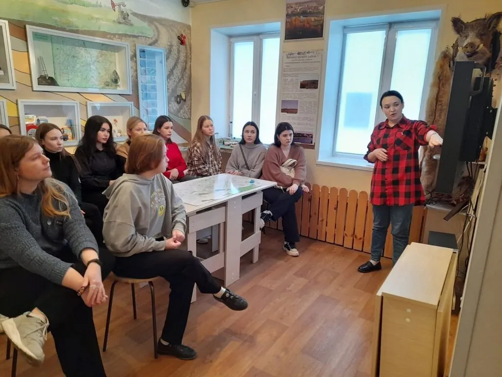 2023.01.25 ЛМХПК на занятии по архитектуре